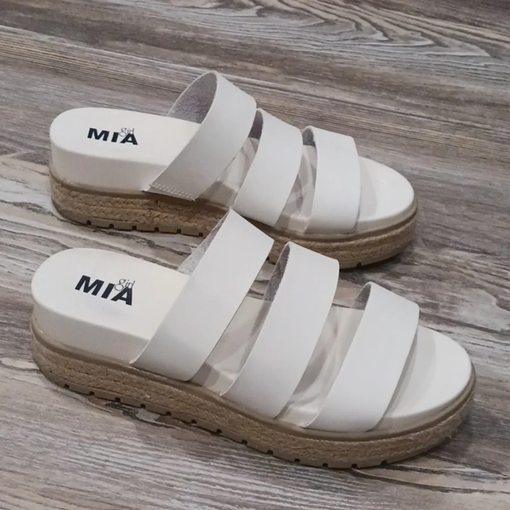 MIA KAZ White Platform Sandals Slip-On White & Tan